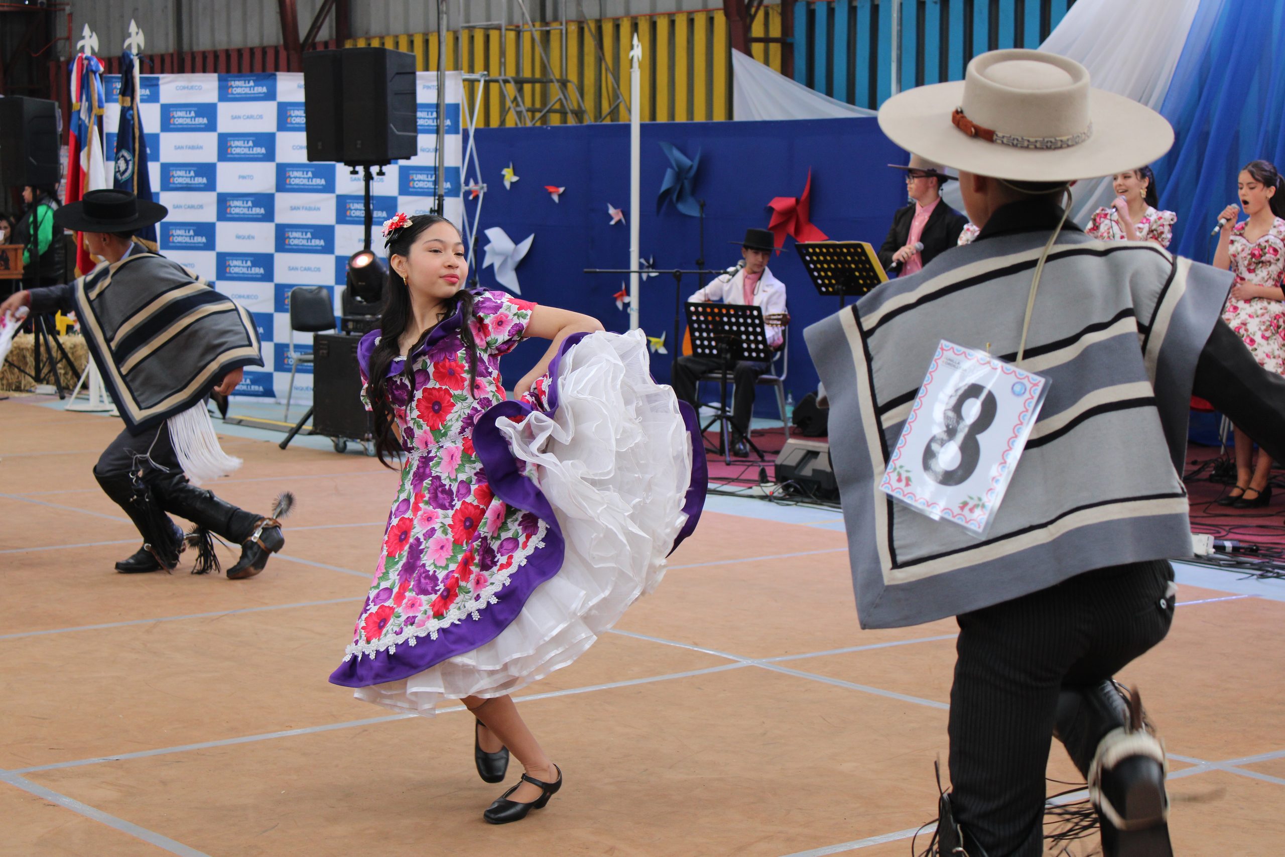 Comunales de cueca reúnen a estudiantes de Punilla Cordillera